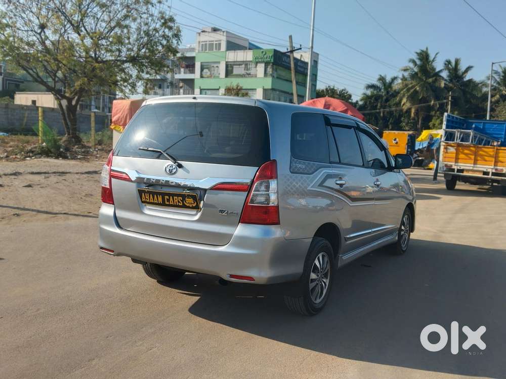Toyota Innova 2.5 Vx 8 Seater Bs Iv, 2015, Diesel