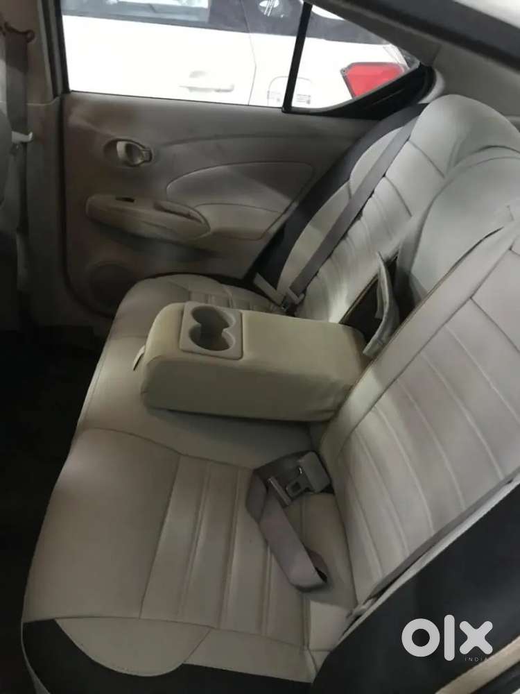 Nissan Sunny 2015