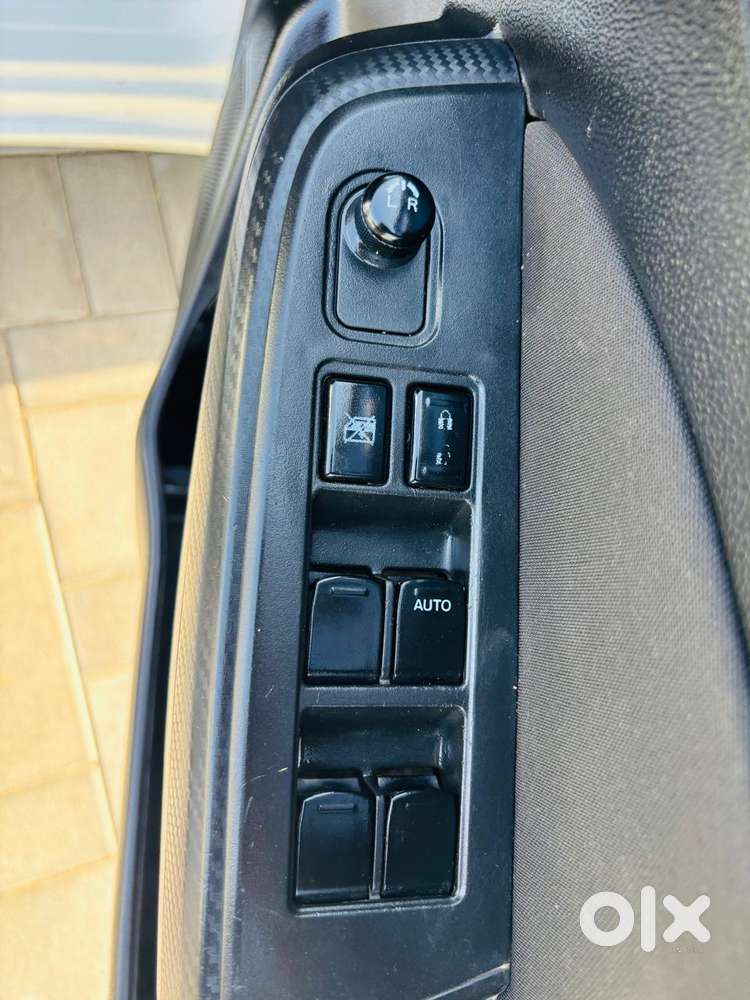 Maruti Suzuki Swift 1.2 Vxi (o), 2022, Petrol