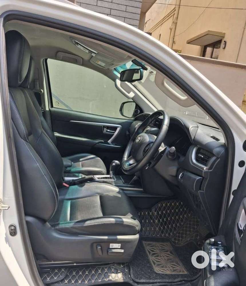 Toyota Fortuner [2021-ongoing] 2.8 2wd Diesel At, 2023, Diesel