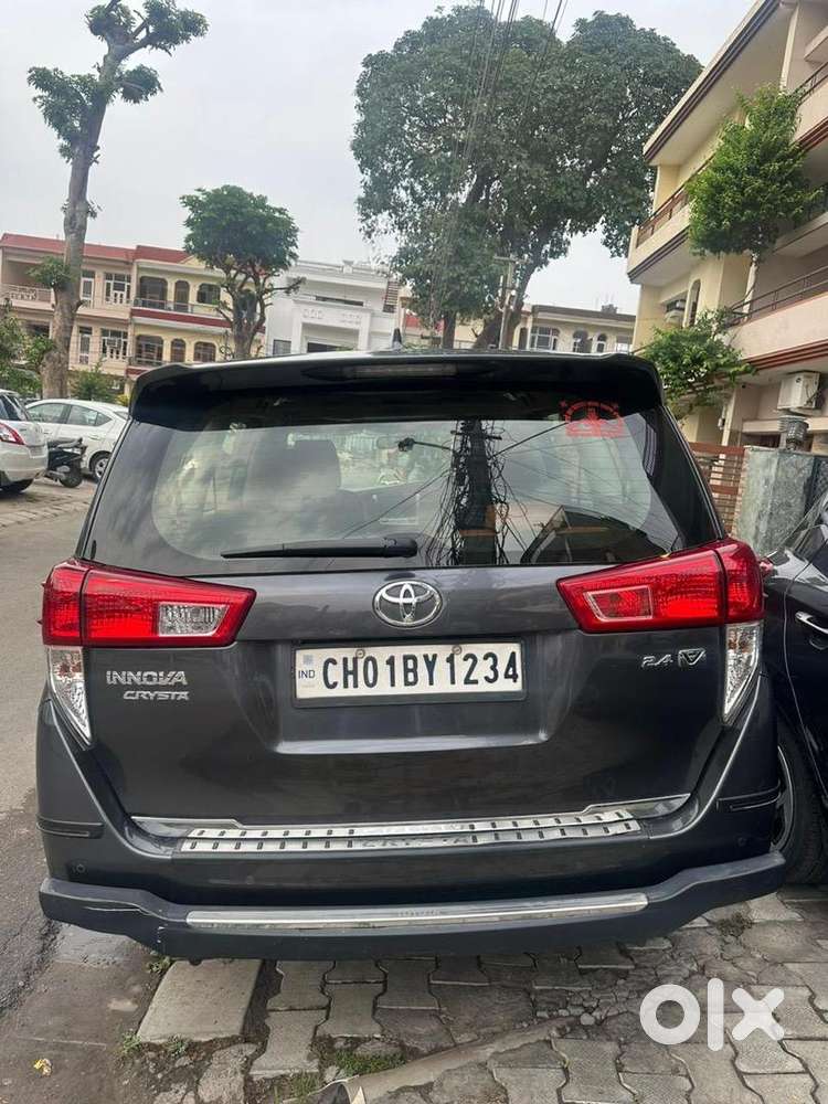Toyota Innova Crysta 2019 Diesel 90000 Km Driven