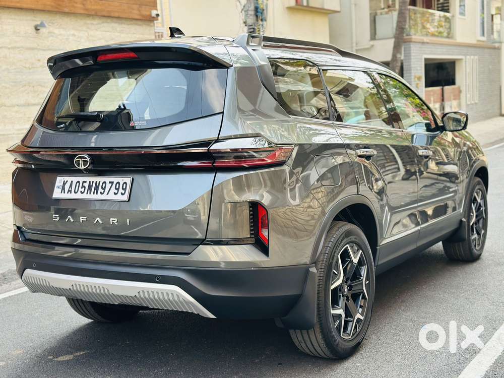 Tata Safari Accomplished Plus 6 Str Dark Edition At, 2025, Diesel