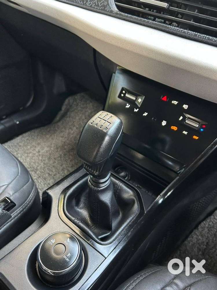 Tata Nexon, 2023, Petrol