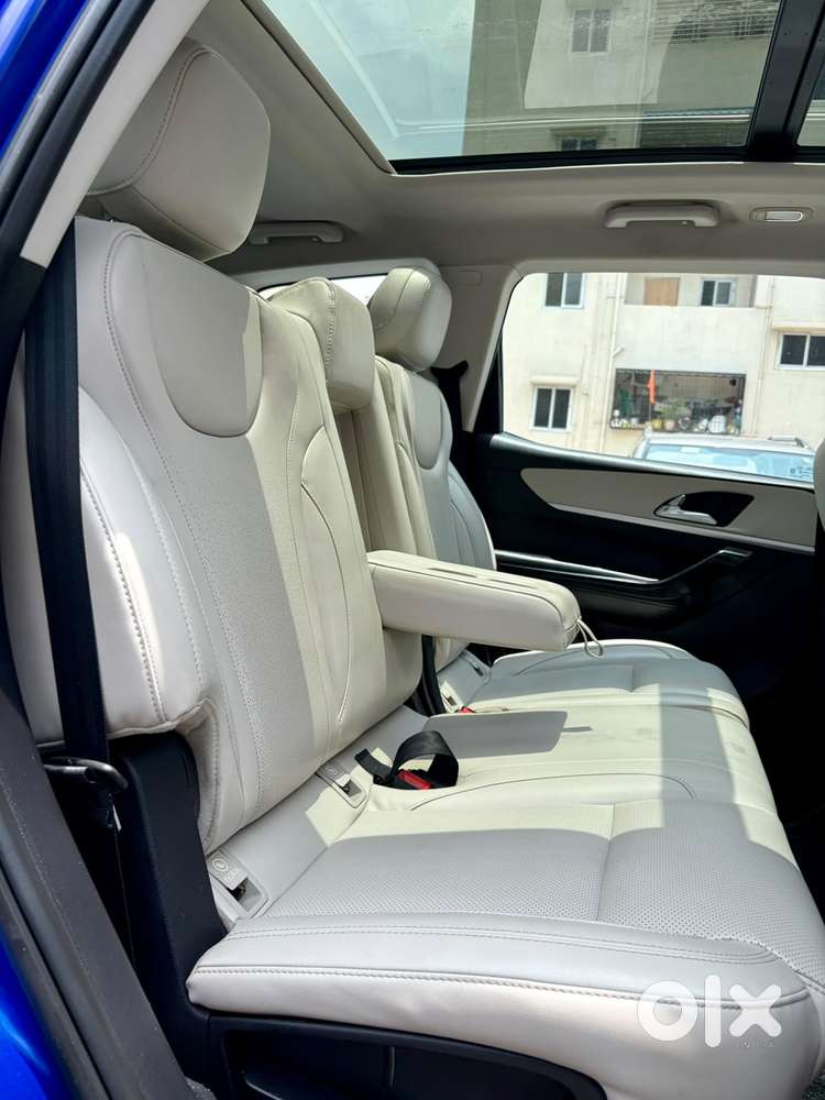 Mahindra Xuv700 2.2 Ax 7 Diesel Mt Luxury Pack Str, 2023, Diesel