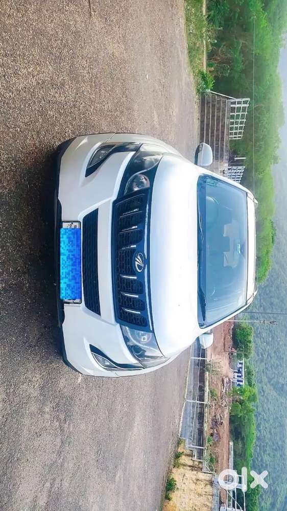 Mahindra Xuv500 W10 - 2017