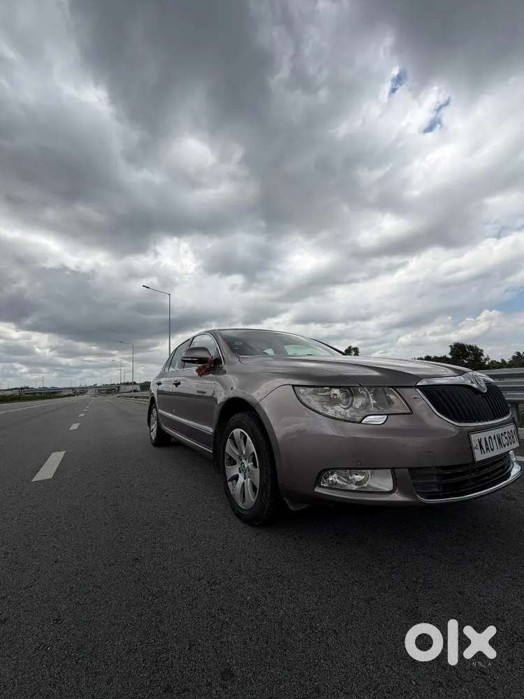 Skoda Superb 2011 Petrol 80452 Km Driven