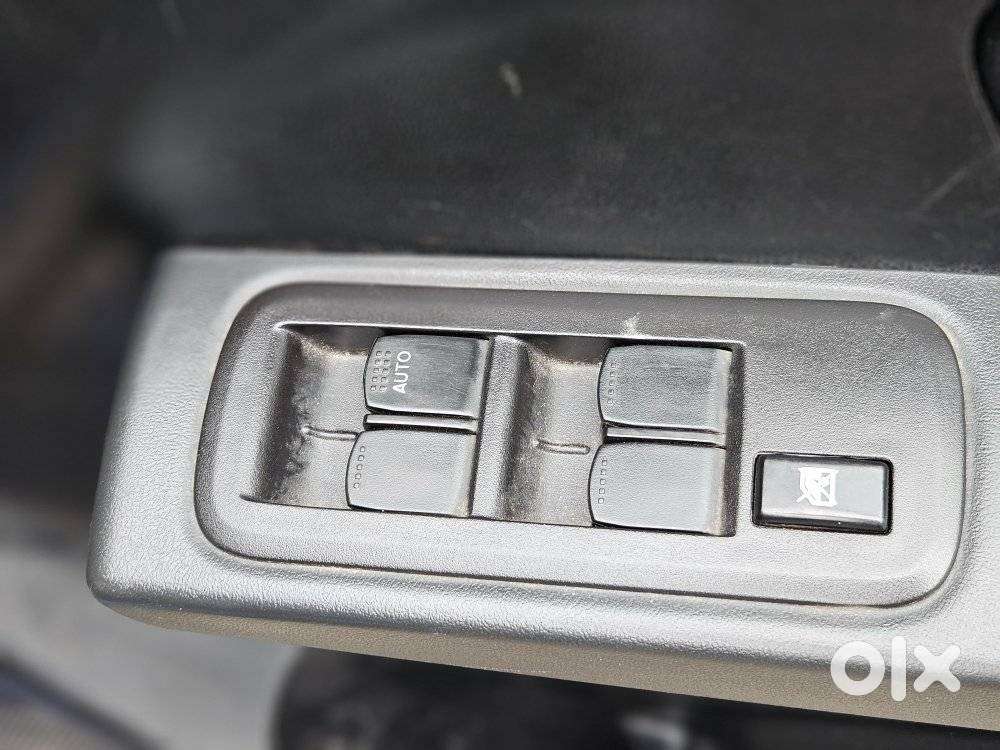 Maruti Suzuki Swift 1.2 Lxi (o), 2022, Petrol