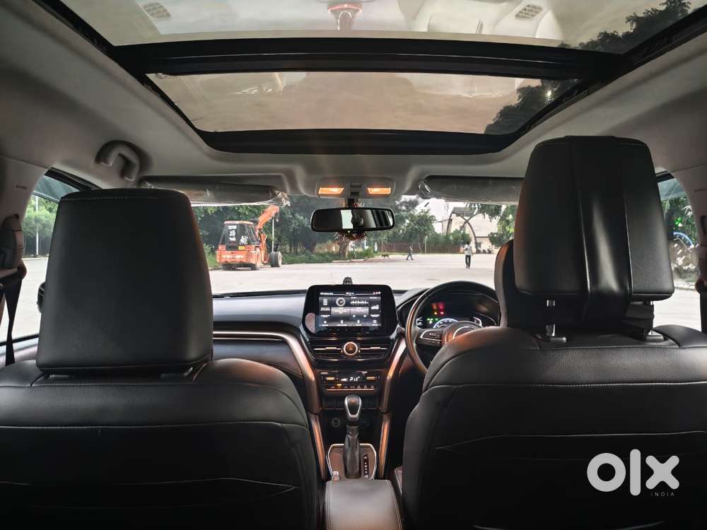 Maruti Suzuki Grand Vitara 1.5 Alpha Plus Intelligent Hybrid Ecvt, 2..