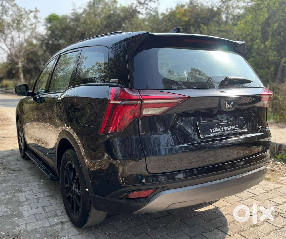 Mahindra Xuv700 2.0 Ax 7 Petrol At Str, 2024, Petrol