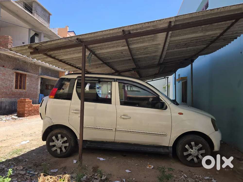 Mahindra Quanto C6 (7 -seater)