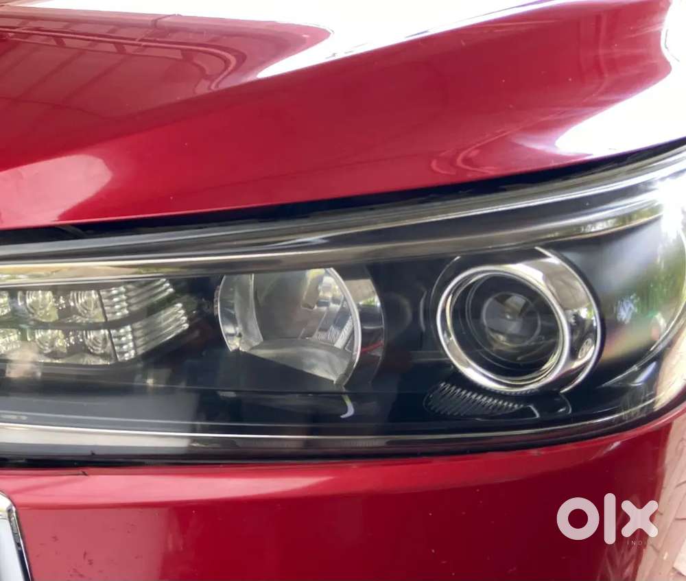 Toyata Crysta Touring Spot Automatic, Single Owner, Company Serviced