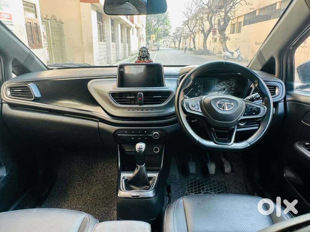 Tata Altroz 1.2 Xz (o), 2023, Petrol
