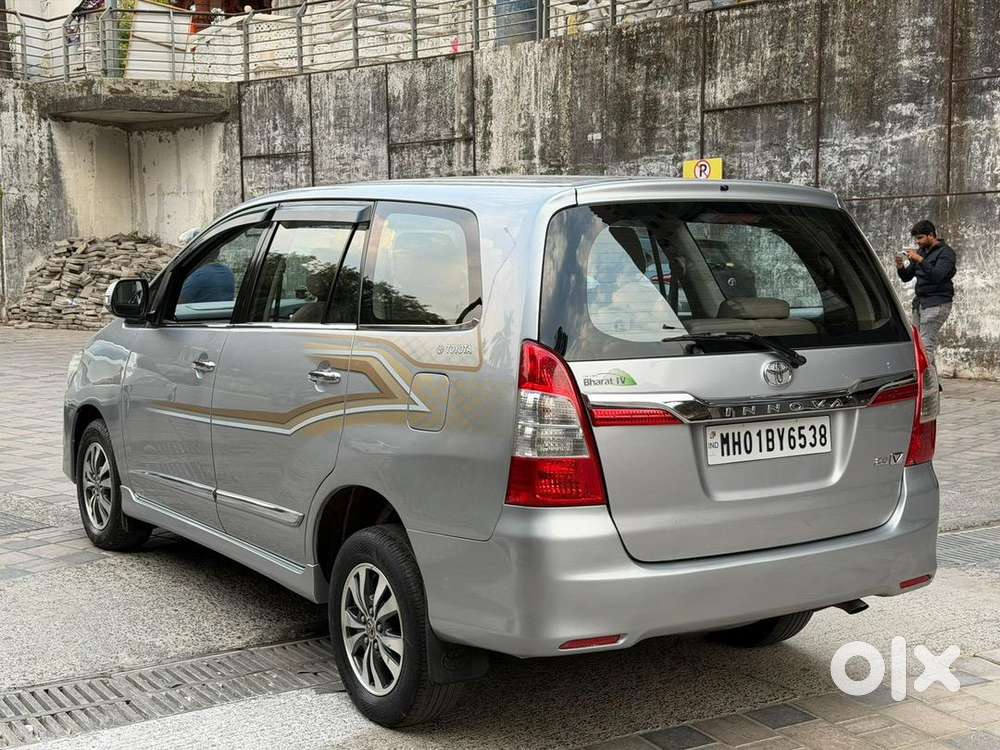 Toyota Innova 2015 Diesel 180000 Km Driven