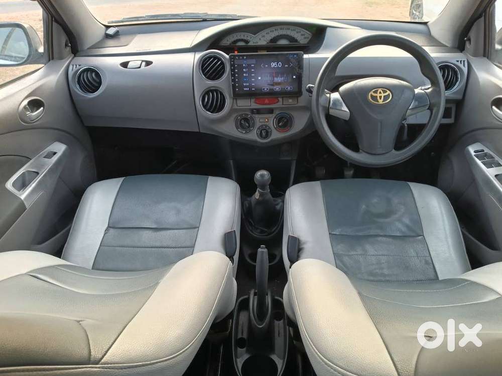 Toyota Etios Liva 2011-2012 V, 2011, Petrol