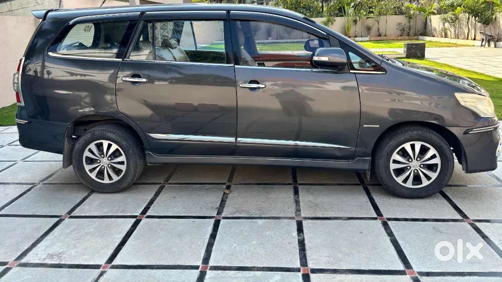 Toyota Innova 2015 Diesel Well Maintained