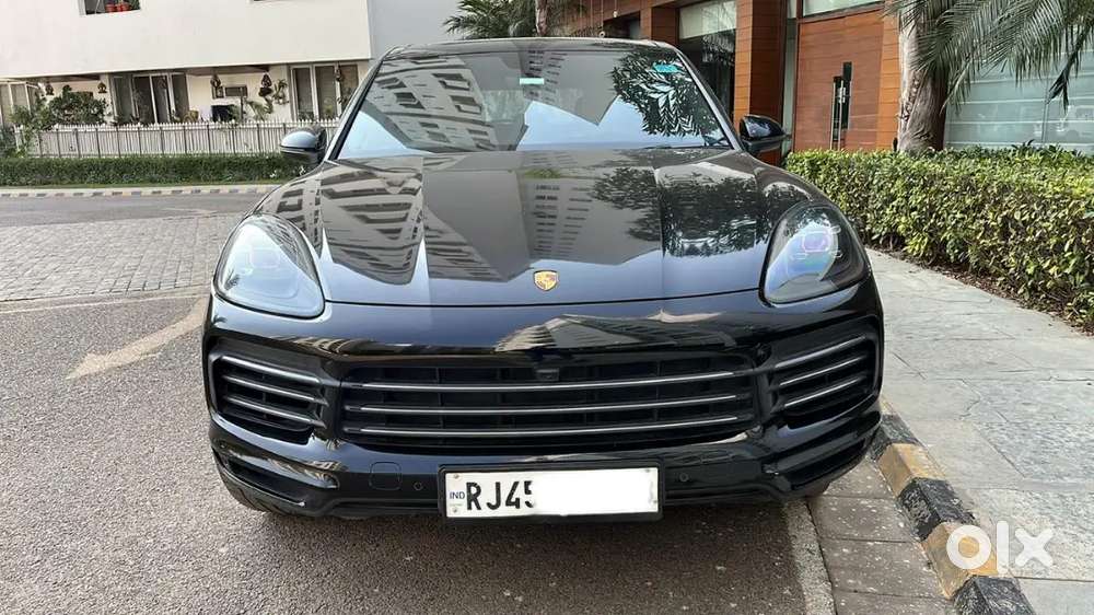 Porsche Cayenne 2022 Petrol 27000 Km Driven