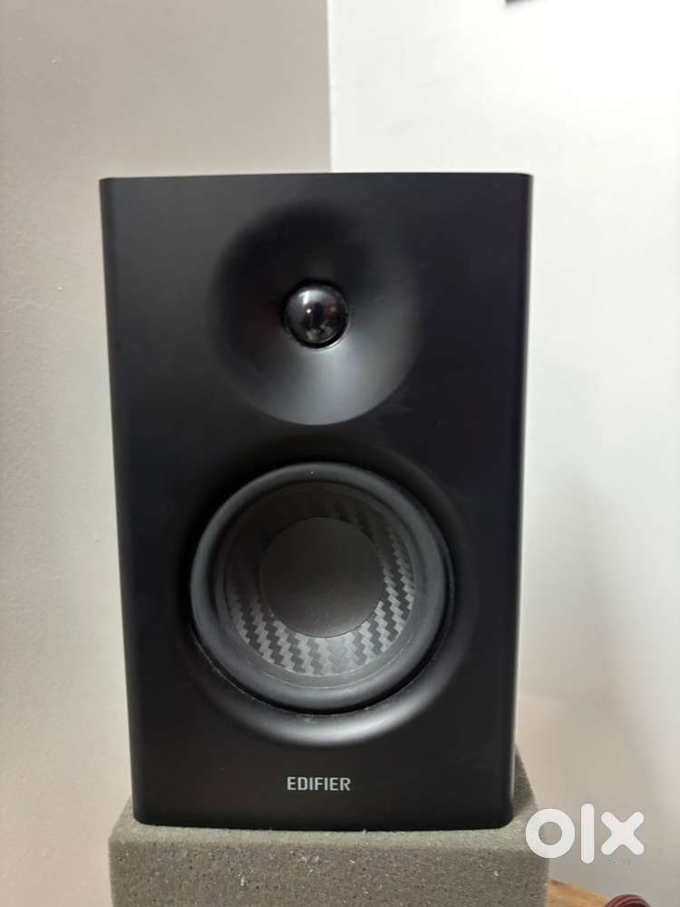 Edifier MR4 monitor speakers