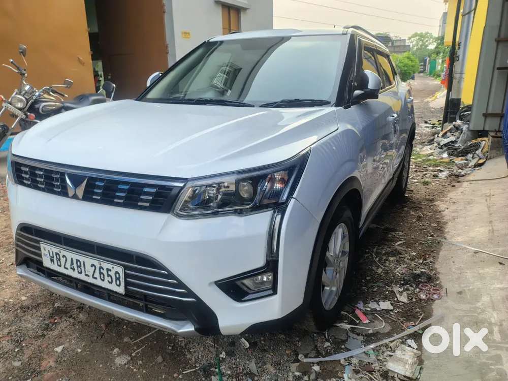 Mahindra Xuv300 2024 Diesel Well Maintained