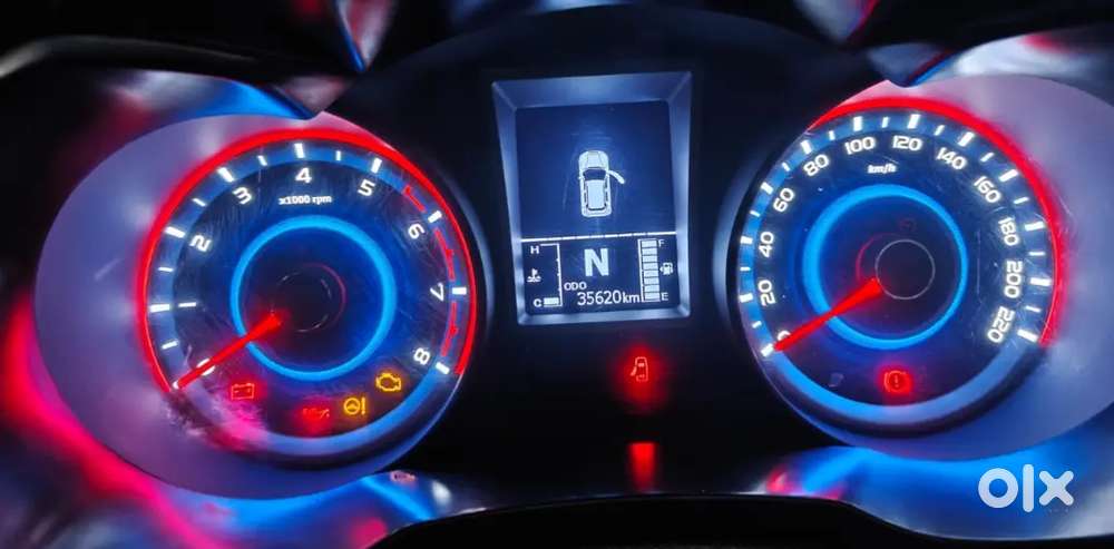 Mahindra Xuv300 2023 Petrol Well Maintained