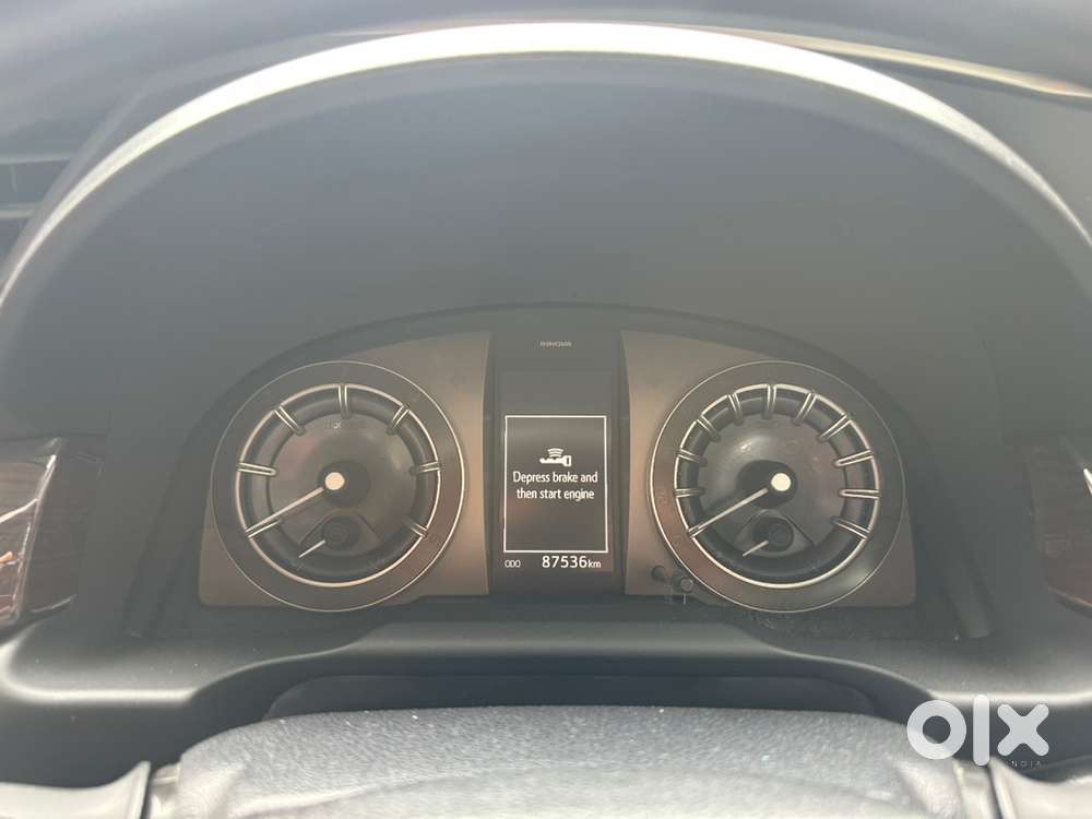 Toyota Innova Crysta Diesel 2016