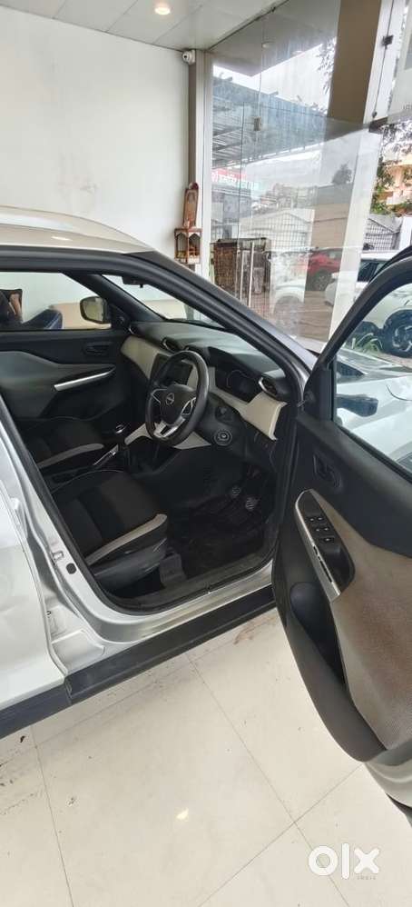 Nissan Magnite, 2022, Petrol