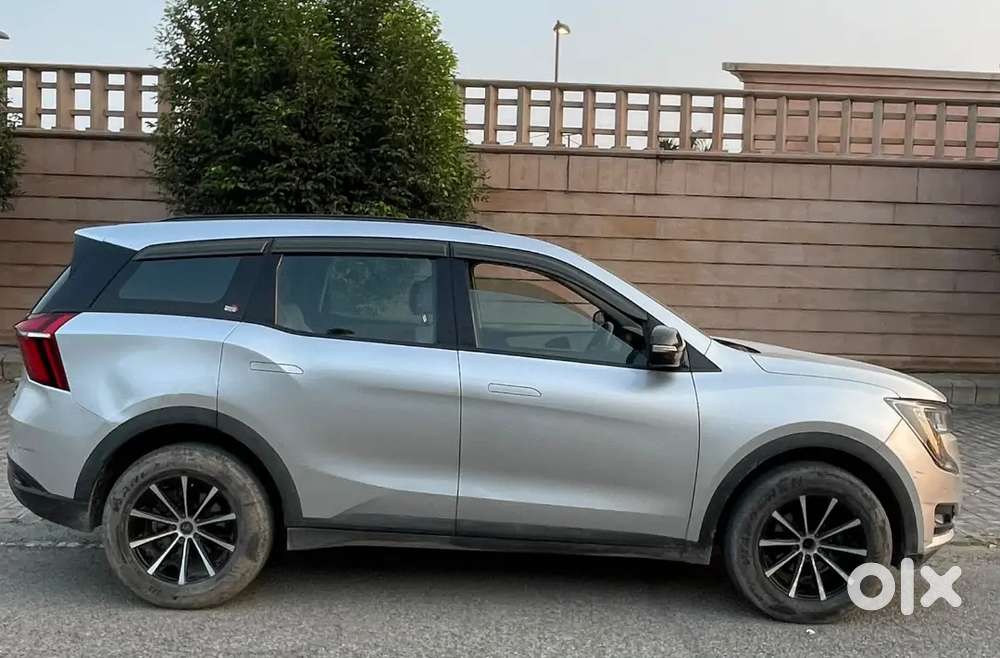 Mahindra Xuv700 Mx5 | 2023 | 1st Owner | 30k Km | Up16 | Petrol Manual