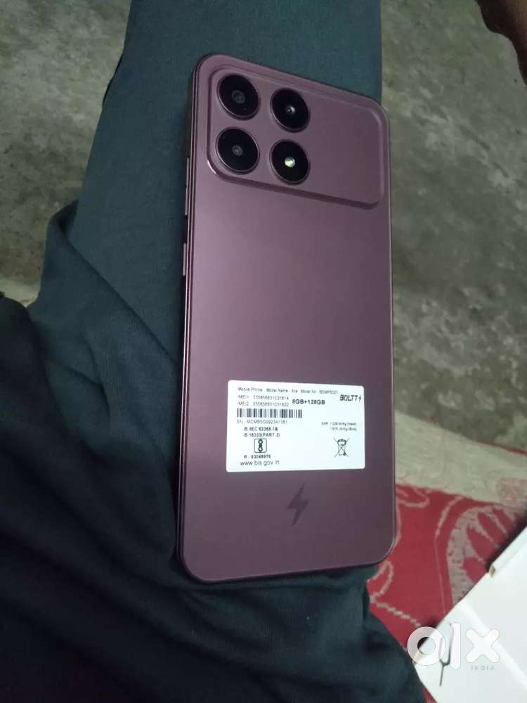Boltt ACE 5G  मोबाइल