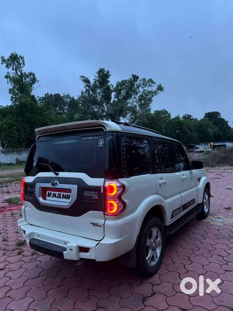 Mahindra Scorpio S10, 2015, Diesel