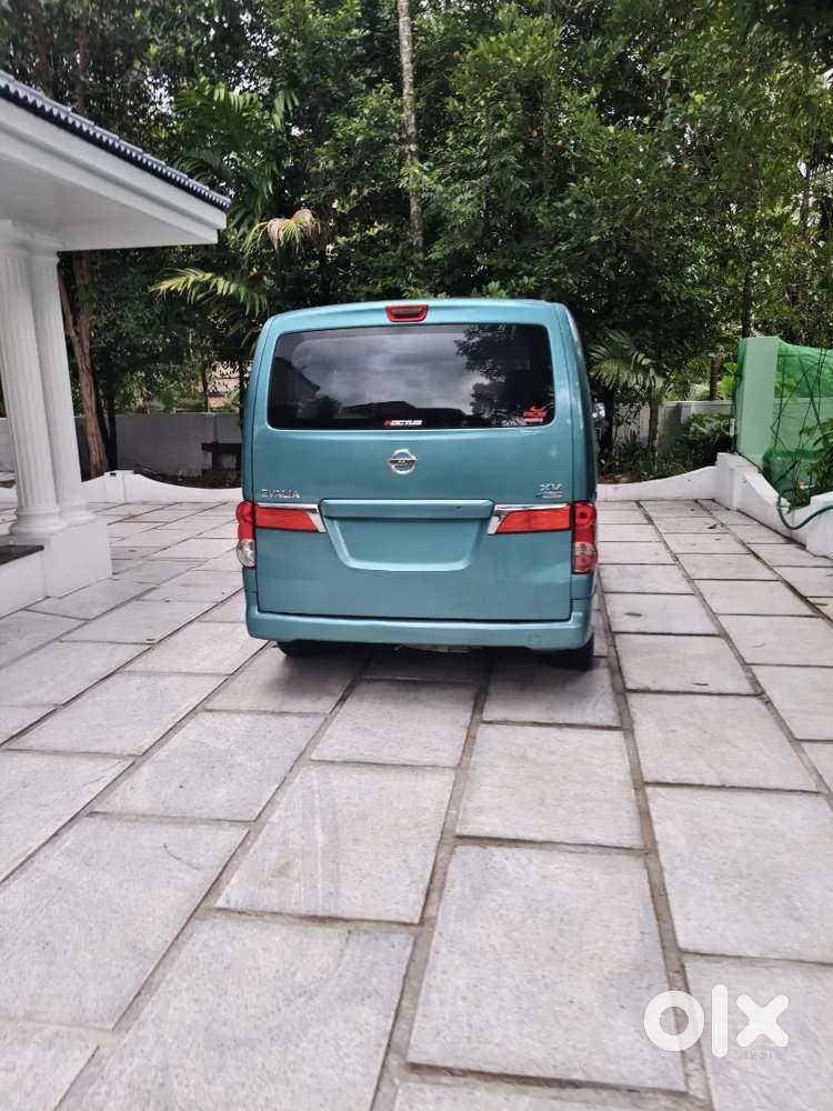 Nissan Evalia 2013 Diesel 50000 Km Driven
