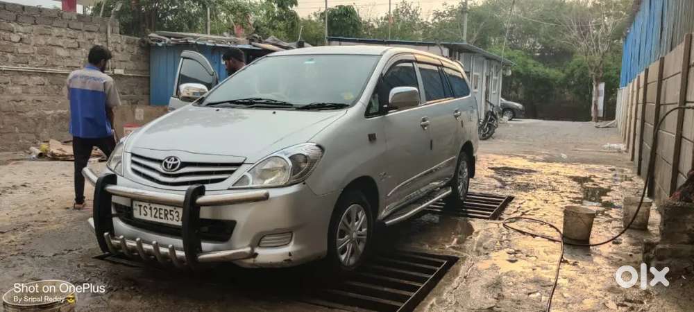 Toyota Innova 2011 Diesel Well Maintained