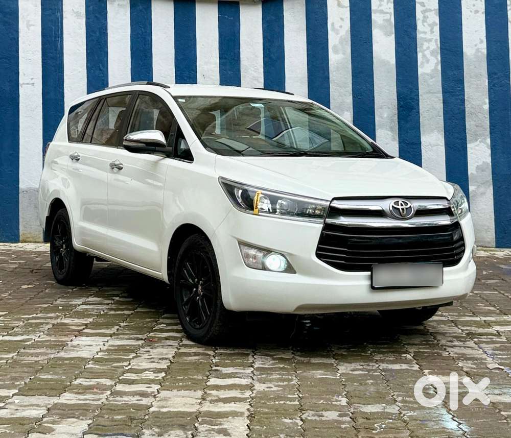 Toyota Innova Crysta 2.8z Automatic, 2016, Diesel