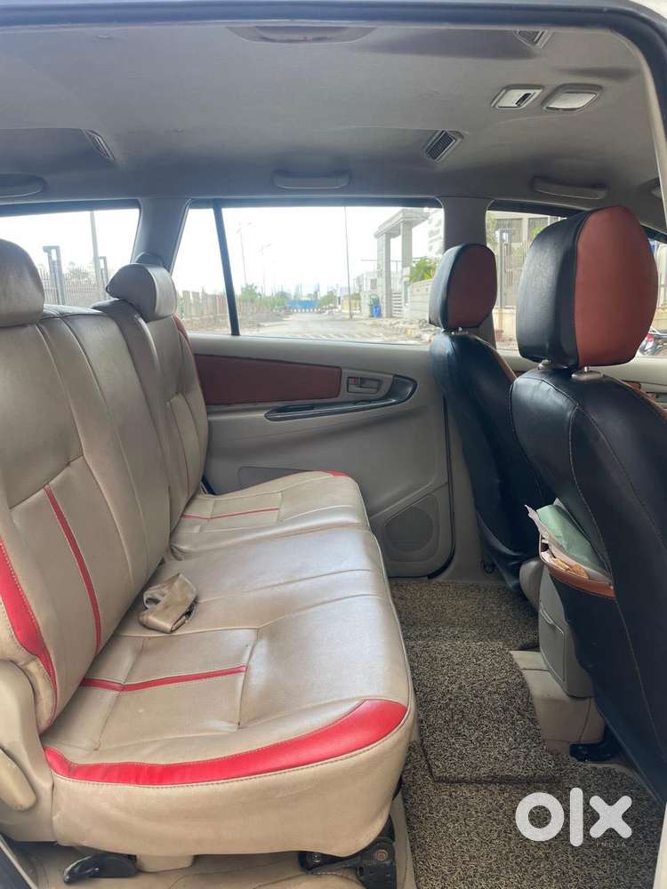Toyota Innova 2.5 G (diesel) 8 Seater Bs Iv, 2011, Diesel