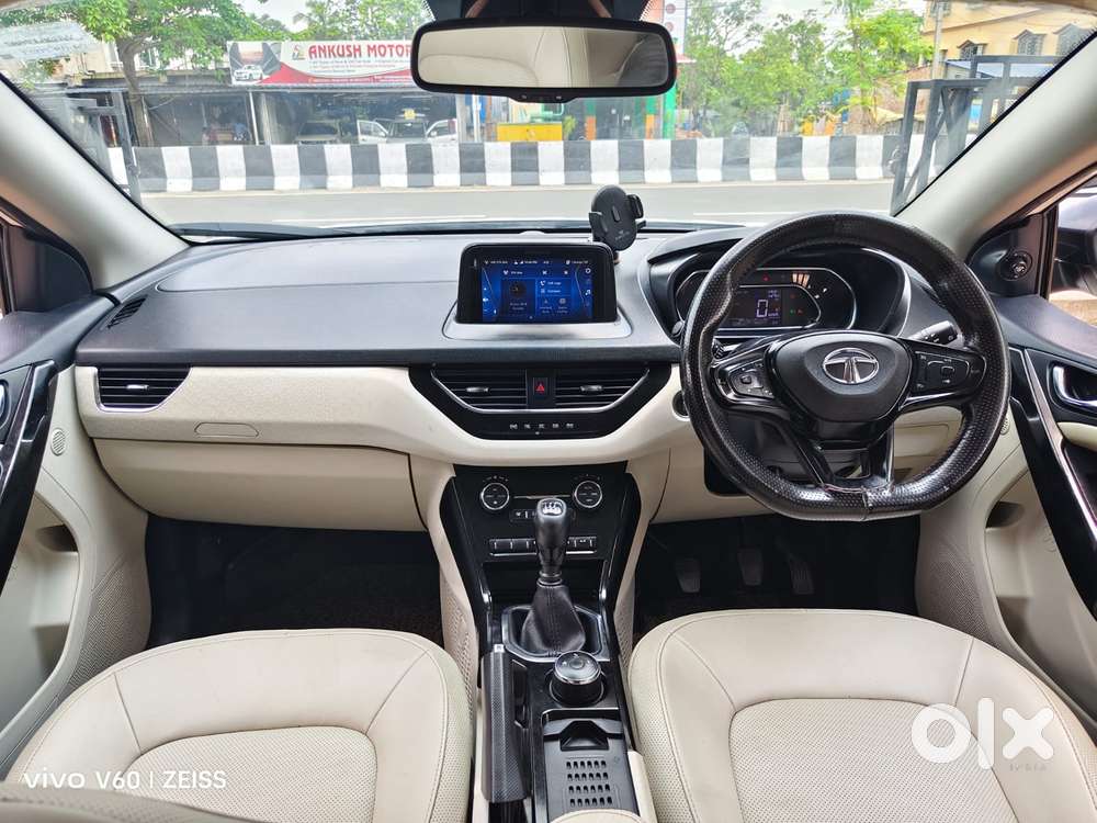 Tata Nexon 1.5 Revotorq Xz Plus Dual Tone, 2023, Petrol