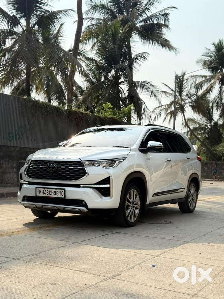 Toyota Innova Hycross 2023