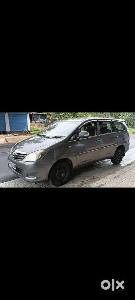 Toyota Innova 2010