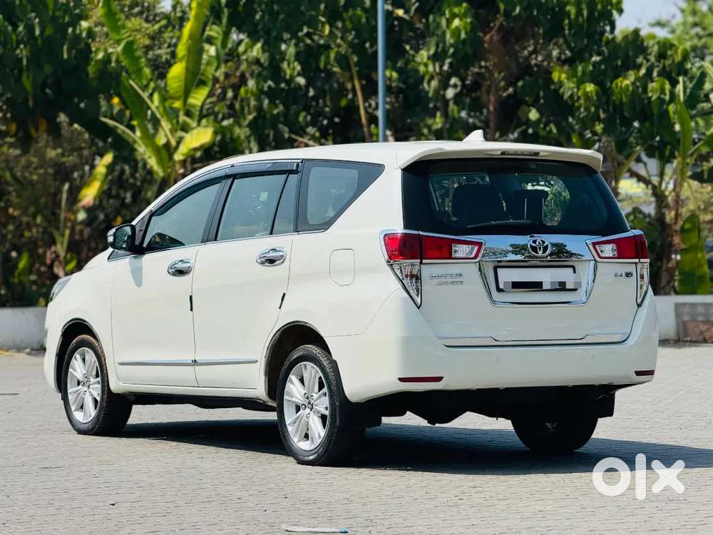 Toyota Innova Crysta 2016