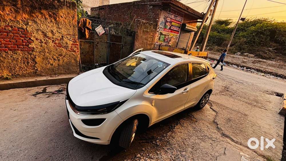 Tata Altroz 2024 Low Km