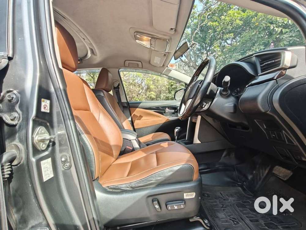 Toyota Innova Crysta 2.8 Zx At 7 Seater, 2017, Diesel