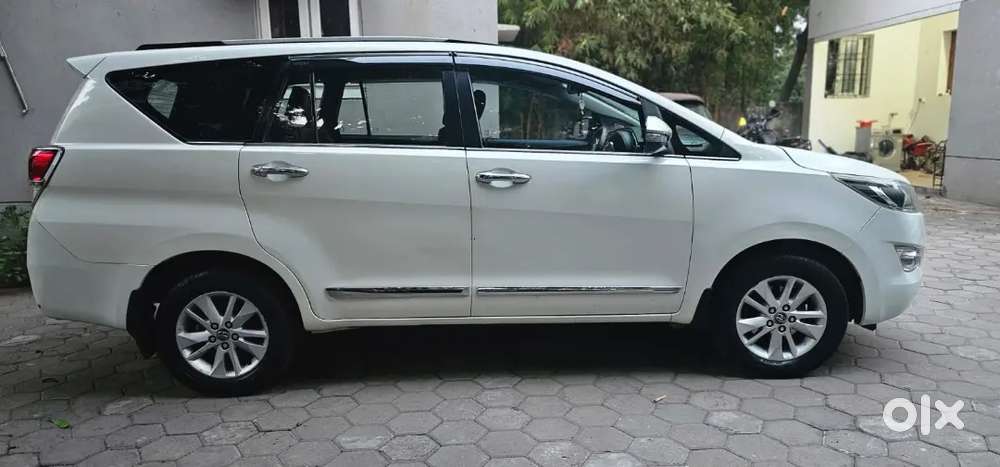 Toyota Innova Crysta V Diesel 2018 No Replacement Non Accident Orginal