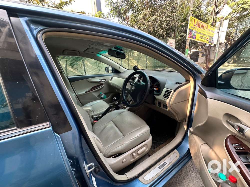 Toyota Corolla Altis 2012