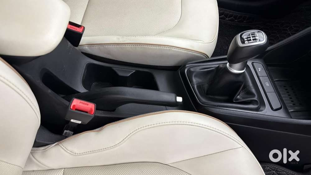 Hyundai Verna 1.5 Sx (o) Vtvt, 2023, Petrol