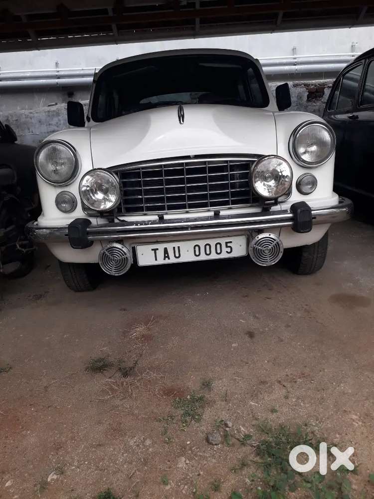 Ambassador Classic 1800 1985