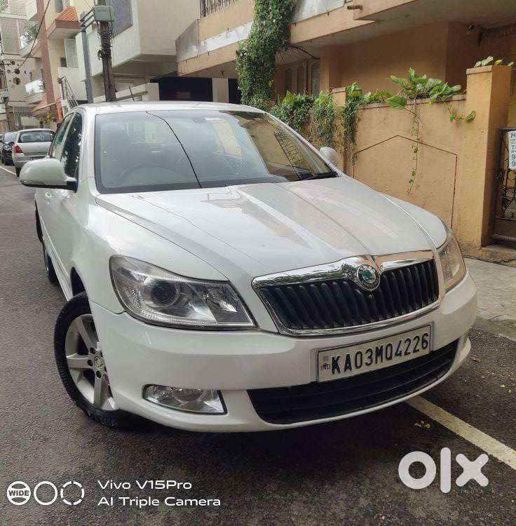 Skoda Laura 1.9 Elegance Tdi At, 2012, Diesel