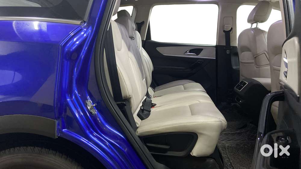 Mahindra Xuv700 2.2 Ax 7 Diesel At Luxury Pack Str, 2021, Diesel