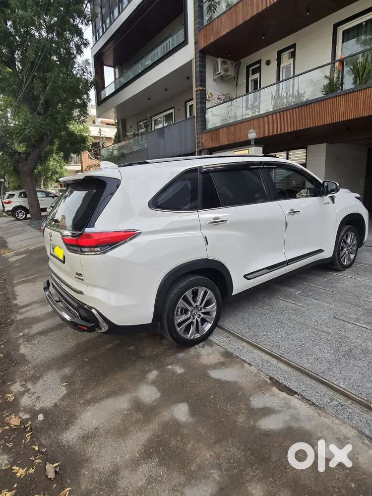 Toyota Innova Hycross 2024 Hybrid