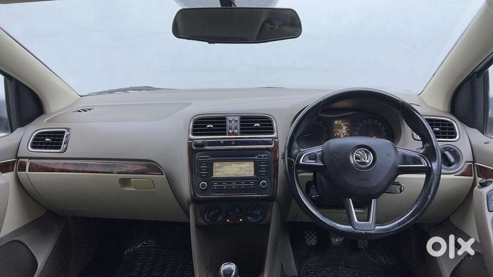 Skoda Rapid 2013-2016 1.6 Mpi Ambition With Alloy Wheel, 2015, Petro..
