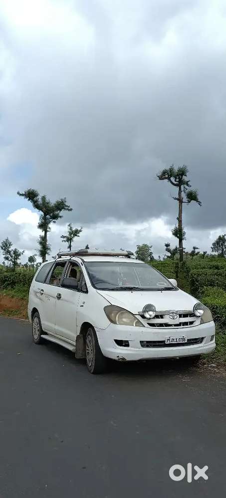 Toyota Innova 2.5g Diesel 2005  Strong Engine  Insurance & Fc Valid