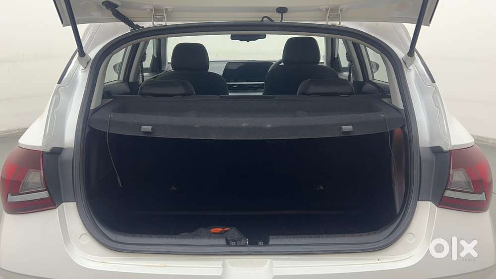 Hyundai New I20 1.2 Asta (o) Mt, 2023, Petrol