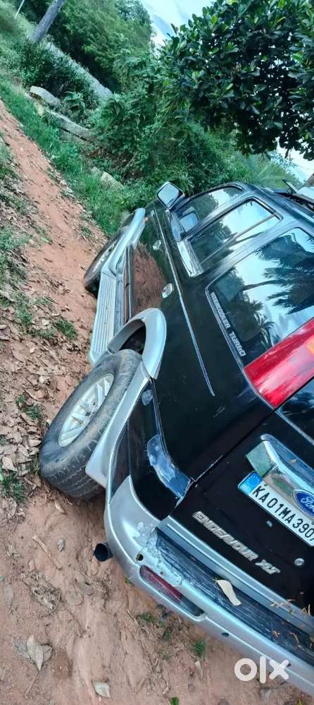 Black Ford Endeavour Car