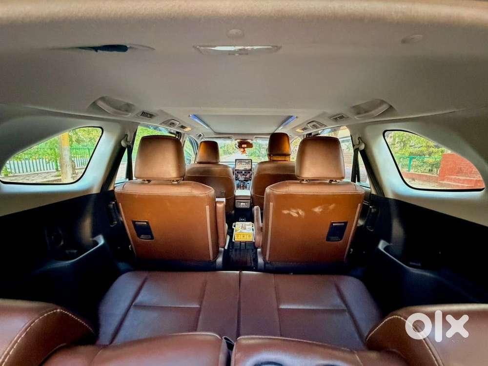Toyota Innova Hycross 2.0 Zx Hybrid 7 Str, 2024, Petrol